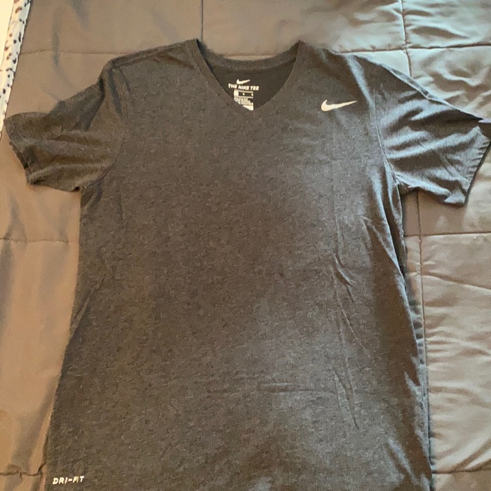 Men’s Medium Nike Dri Fit V neck t shirt